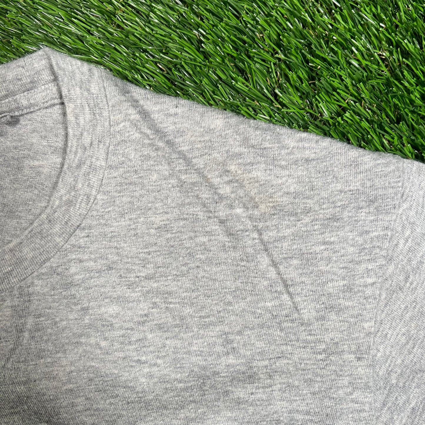 Kaws Uniqlo Double X Grey Tee Size Large USED x15683