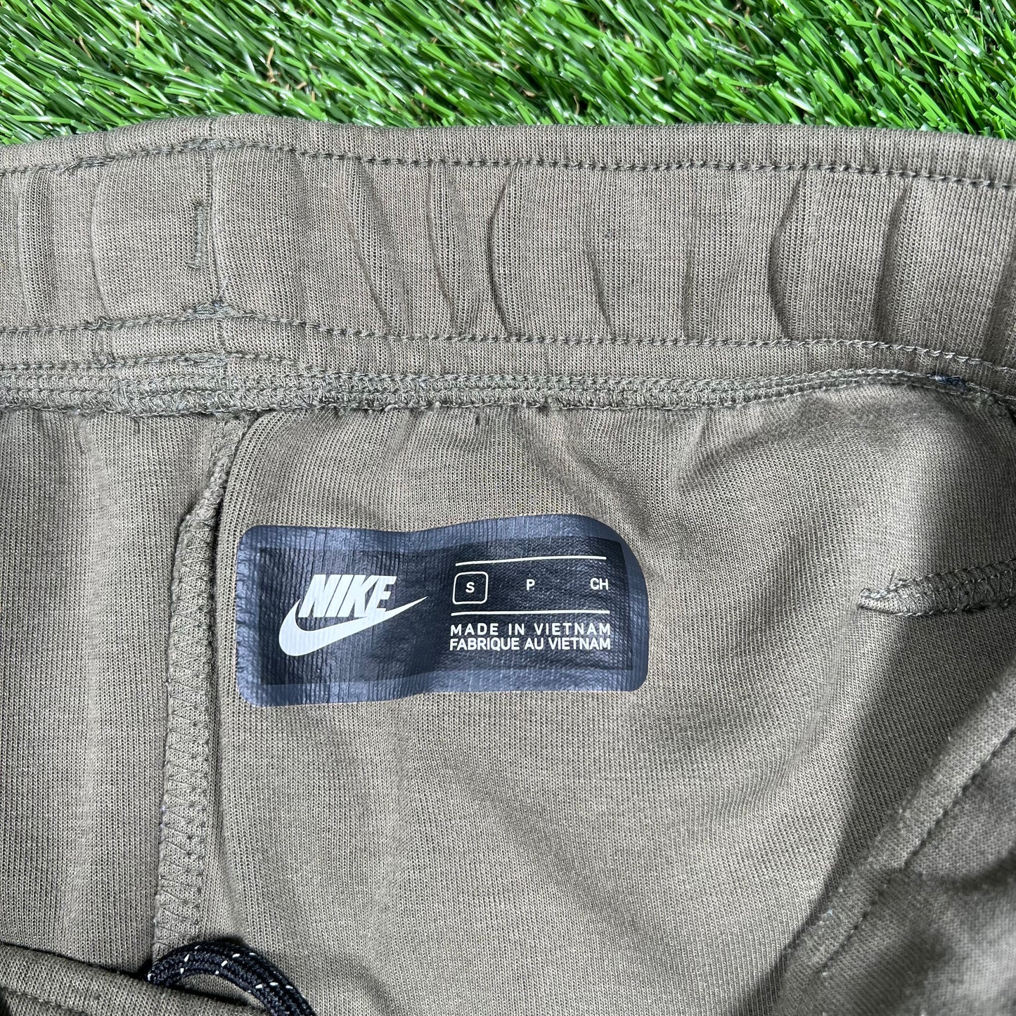 Nike Tech Olive Green Pants Size Small USED v16832