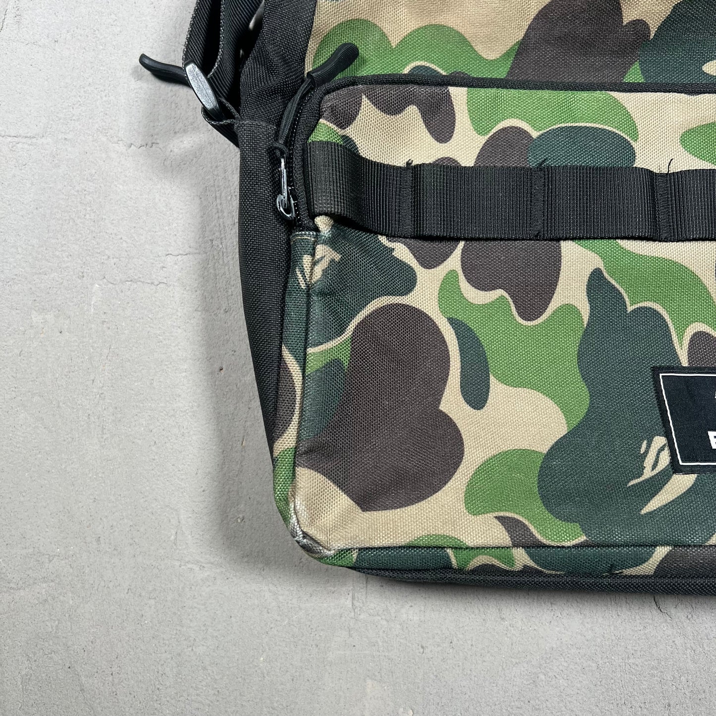 Bape Camo Shoulder Bag (2021) USED x17325