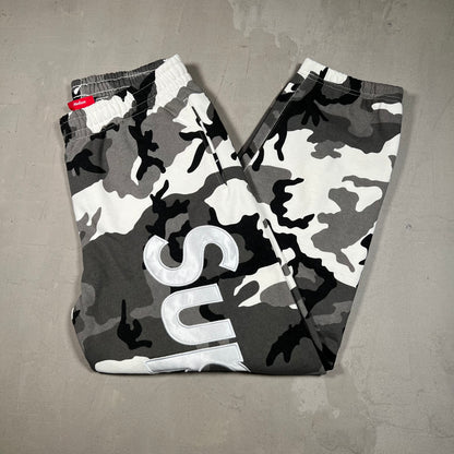 Supreme Satin Applique Camo Sweatpants Size Medium NEW x17093