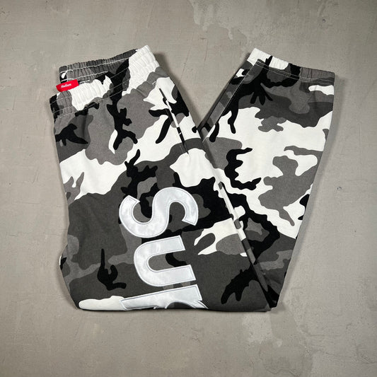 Supreme Satin Applique Camo Sweatpants Size Medium NEW x17093