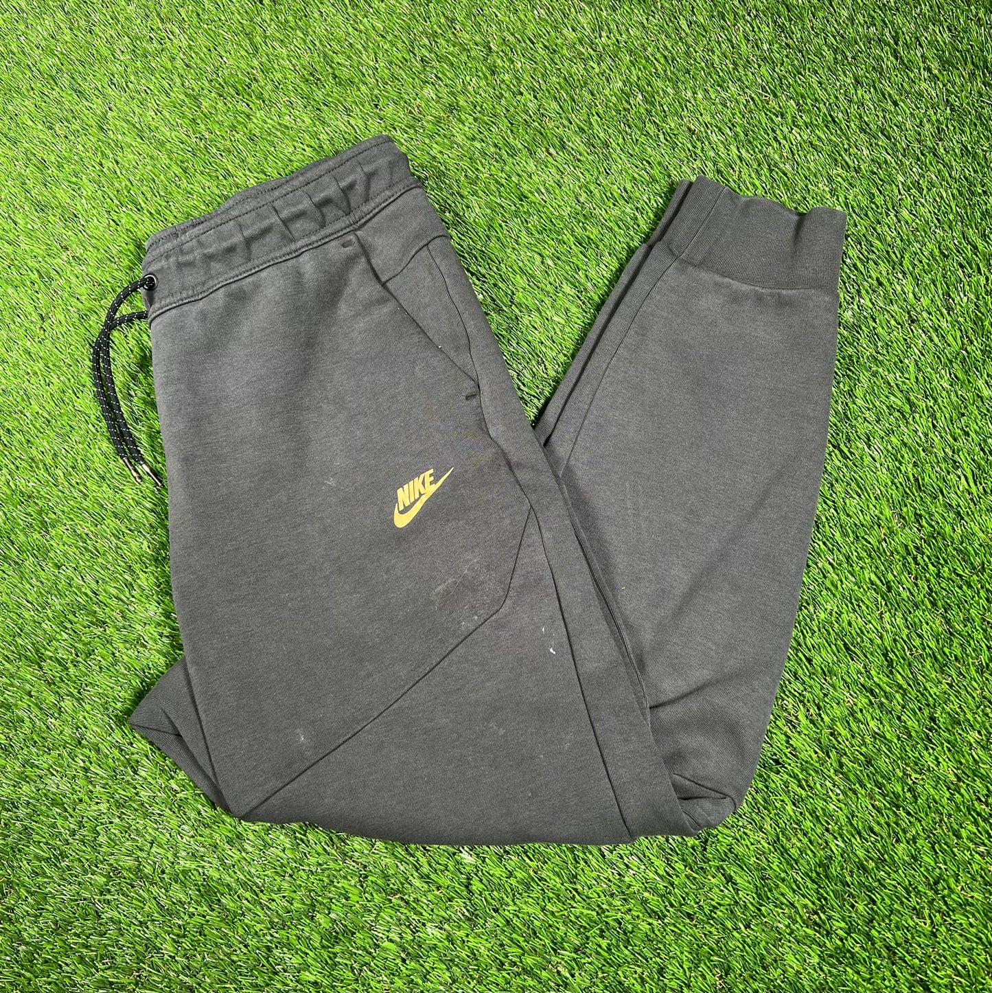 Nike Tech Washed Grey Sweatpants Size Medium USED v17398