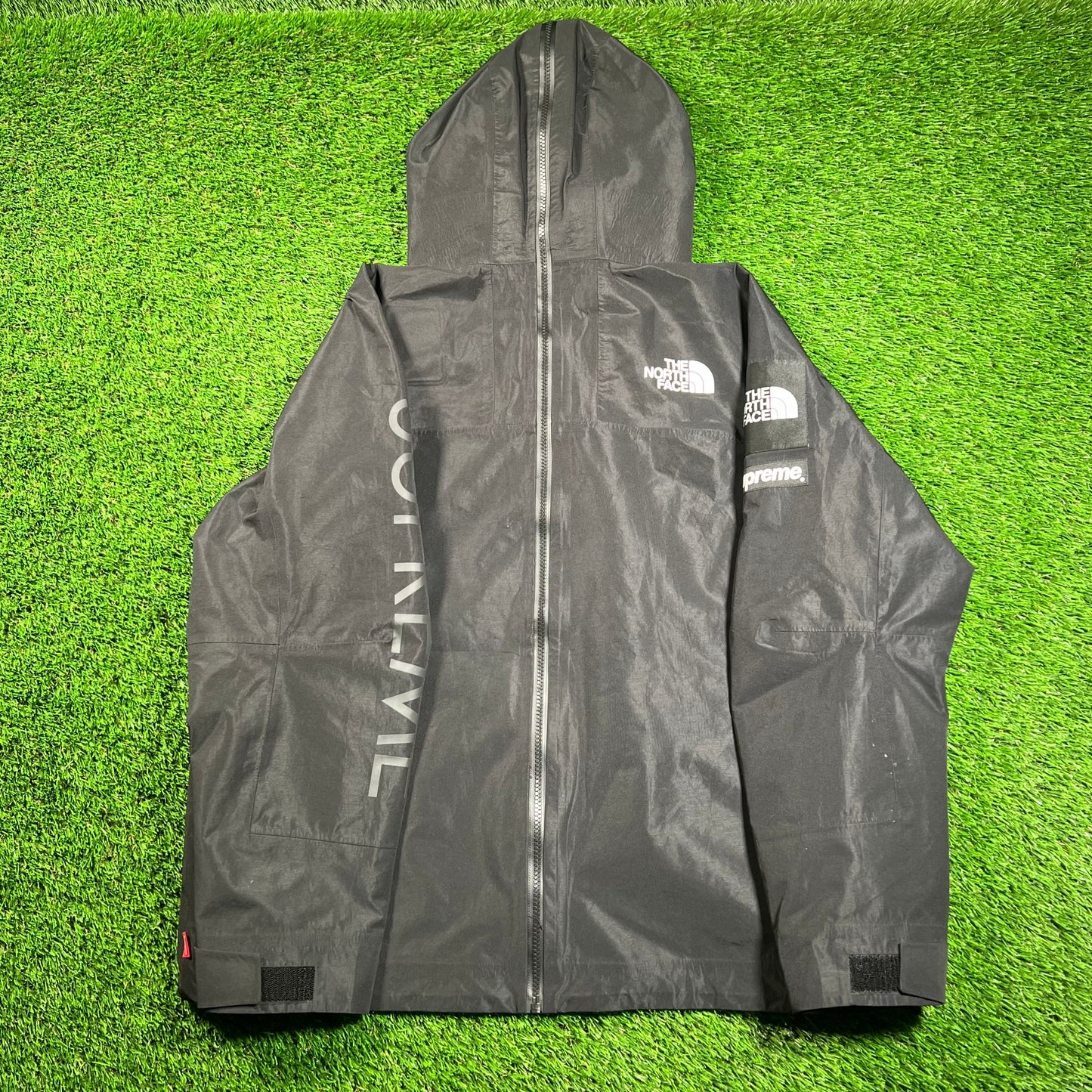 Supreme North Face Split Taped Seam Shell Black Jacket (2024) Size Small USED x16377