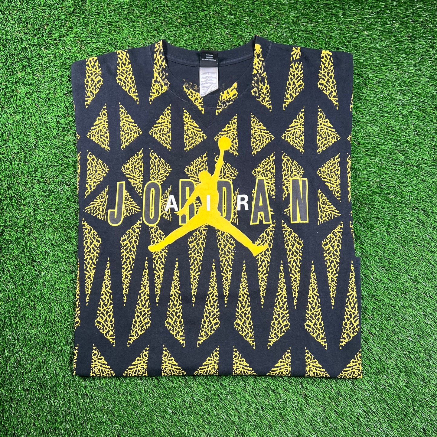 Y2K Jordan Brand Yellow Elephant Print AOP Tee Size XXL USED v18472