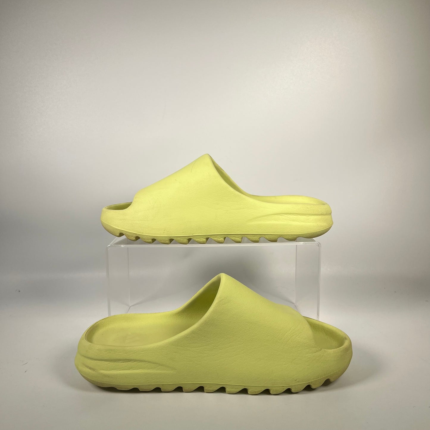 Yeezy Slide Green Glow (2023) Size 9 USED s18665
