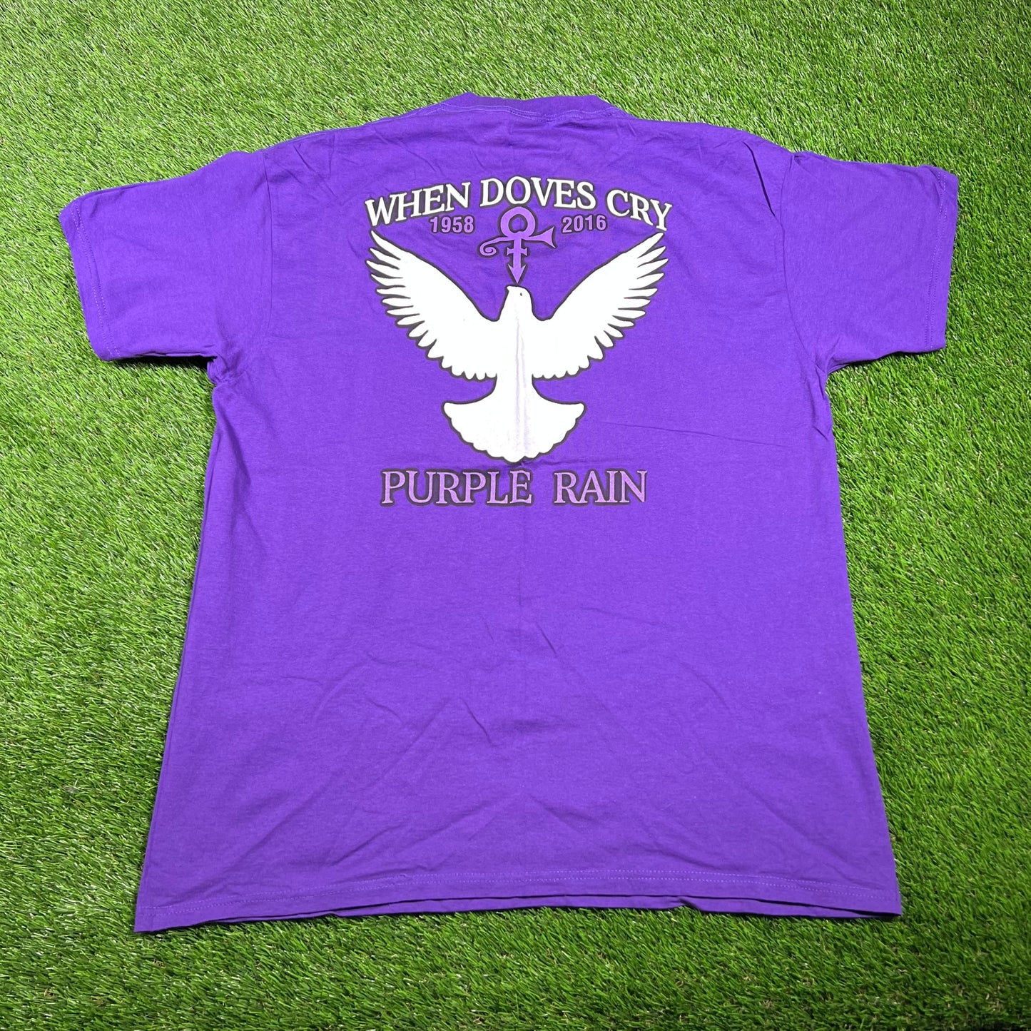 2016 Prince Loving of Memory Purple Tee Size XL USED v17324