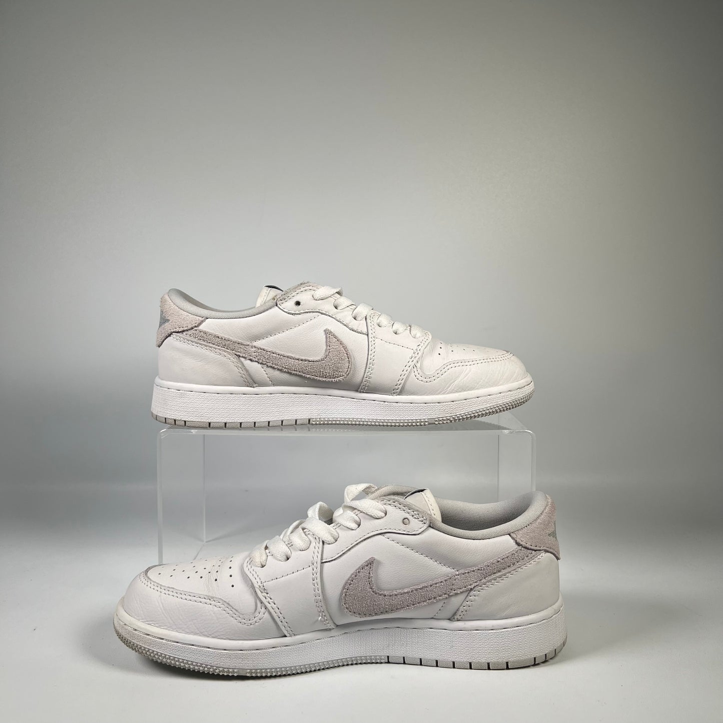 Jordan 1 Low Neutral Grey (2021) Size 7y USED s19635