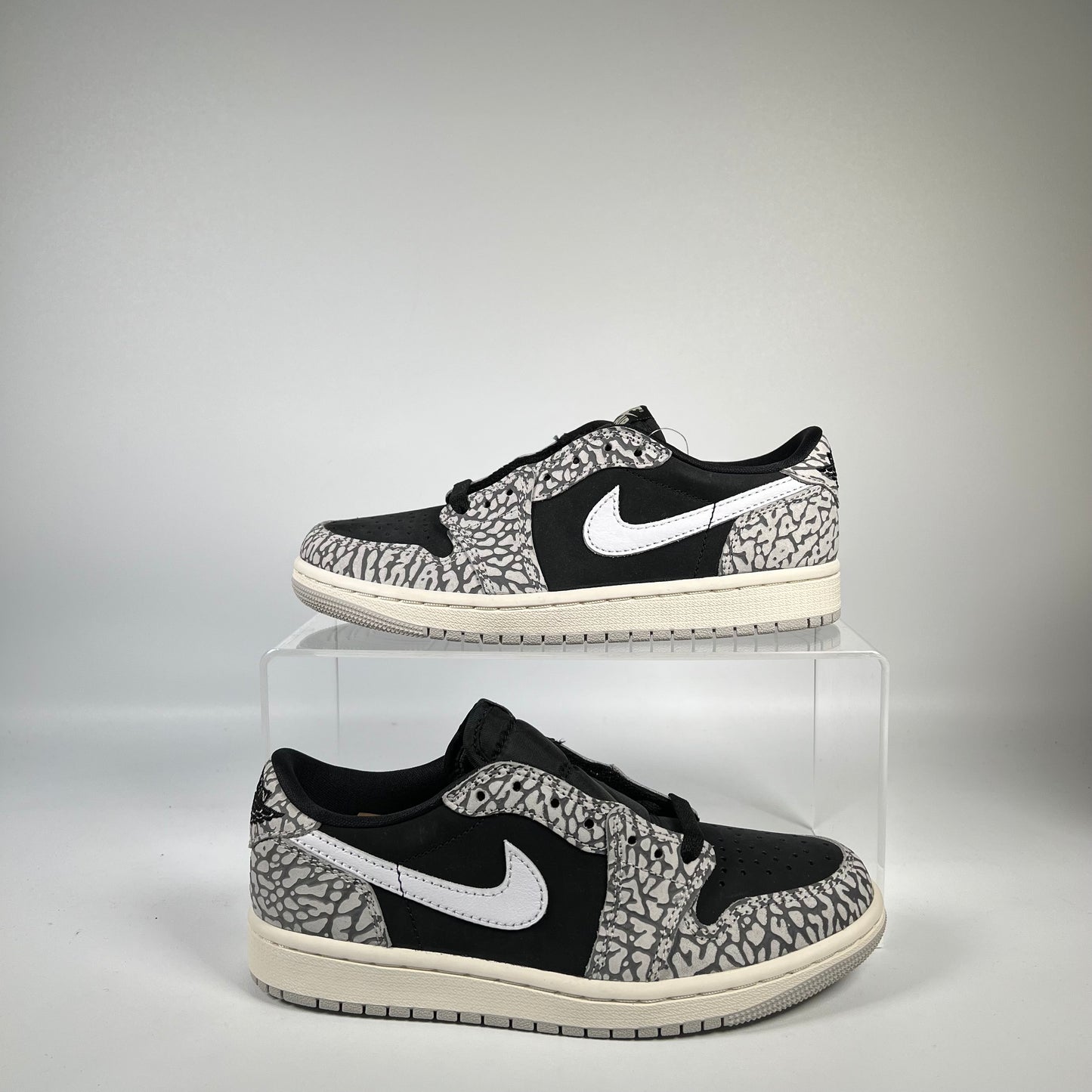 Jordan 1 Low Black Cement Size 4.5Y NEW s16017
