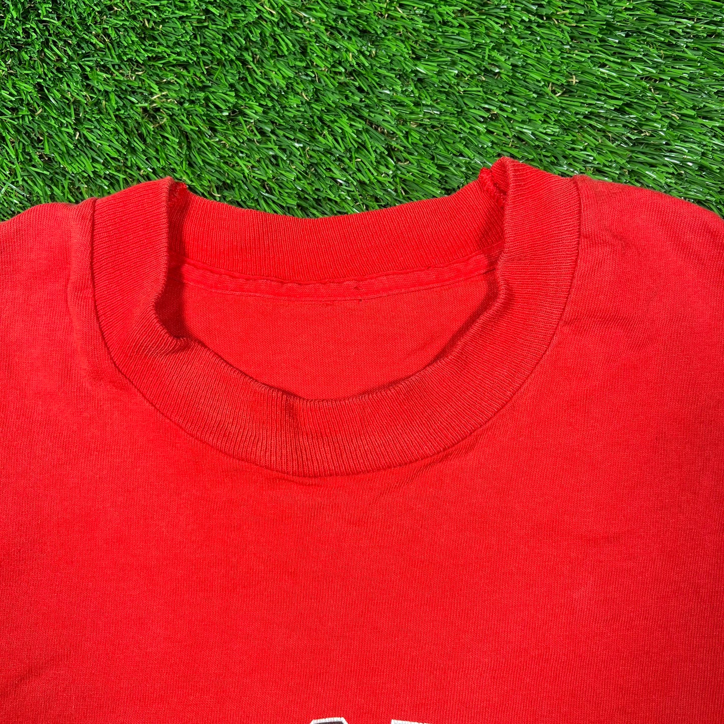 1991 Chicago Bulls Wolrd Champs Red Tee Size Large USED v18634