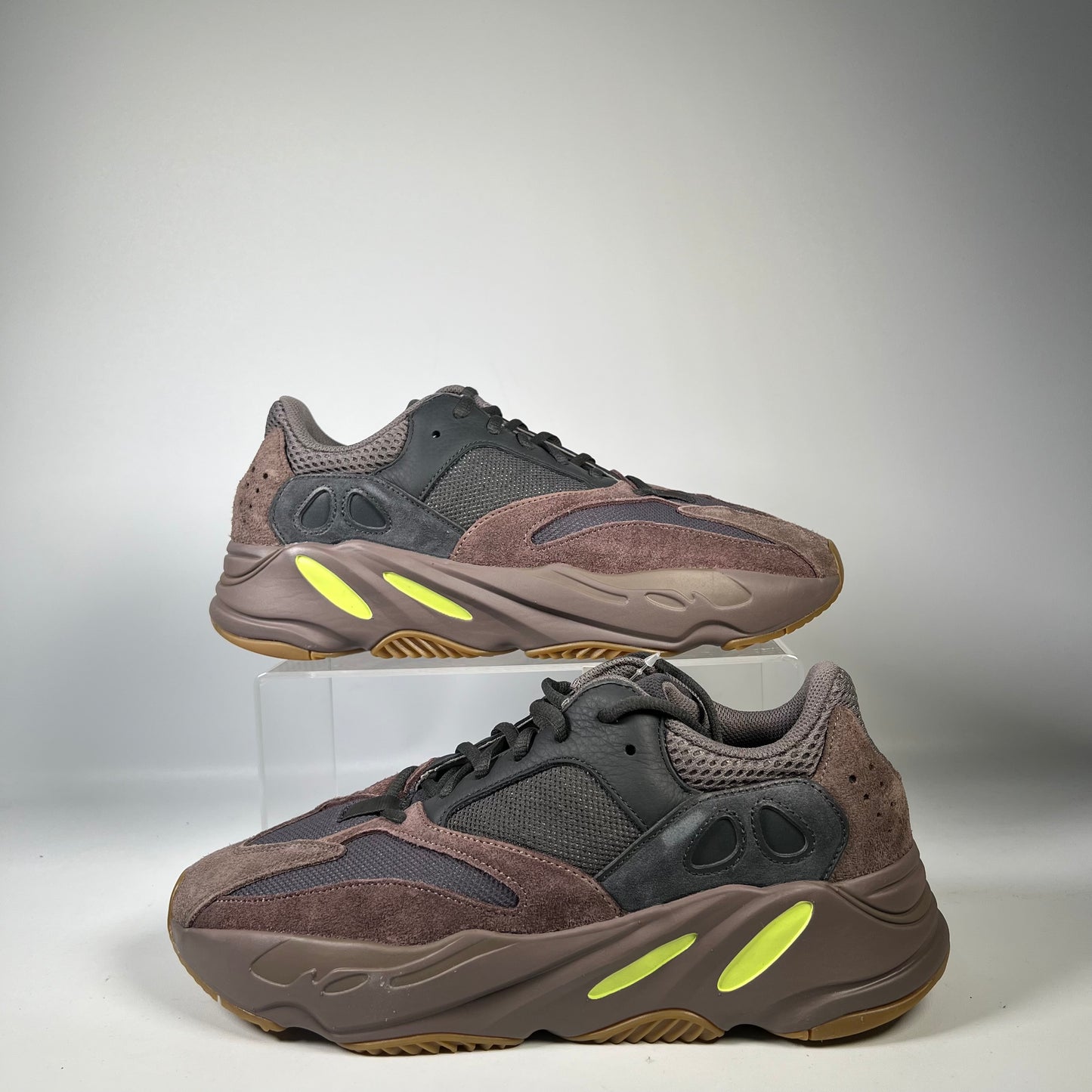 Yeezy 700 Mauve (2018) Size 12 NEW s20953