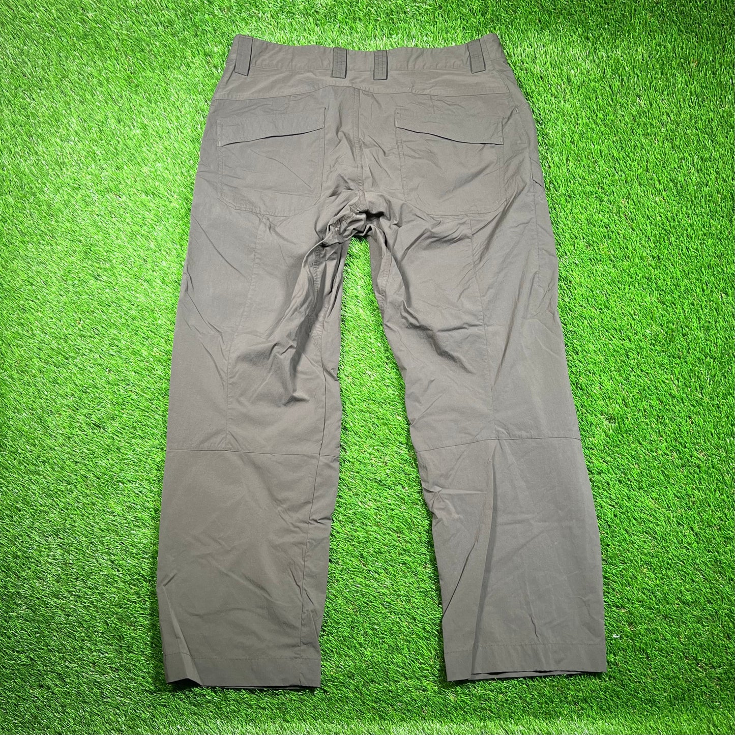 Arc'teryx Lightweight Olive Green Pants Size 34 USED x16789