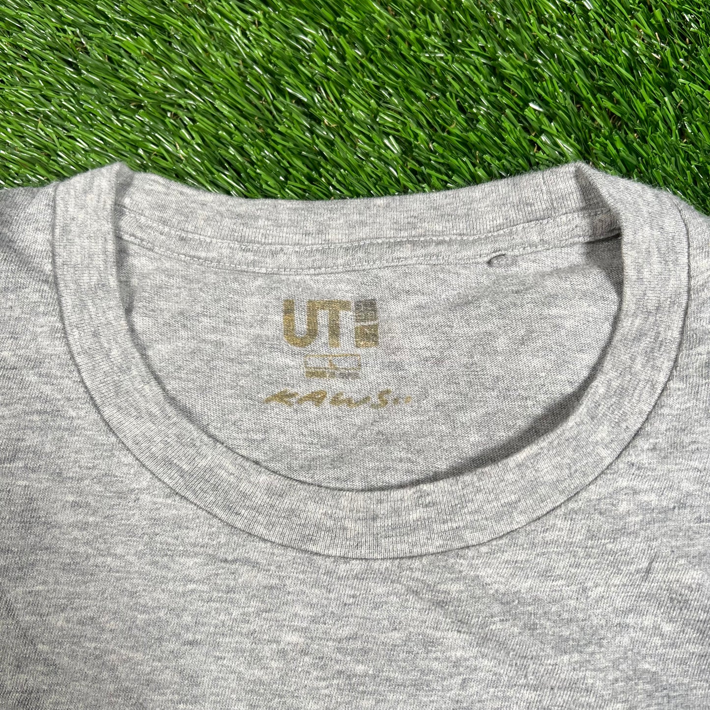 Kaws Uniqlo Double X Grey Tee Size Large USED x15683