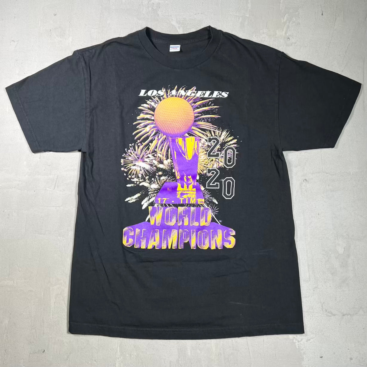 Undefeated Los Angeles Lakers 2020 Worlds Champions Black Tee Size Large USED x18491