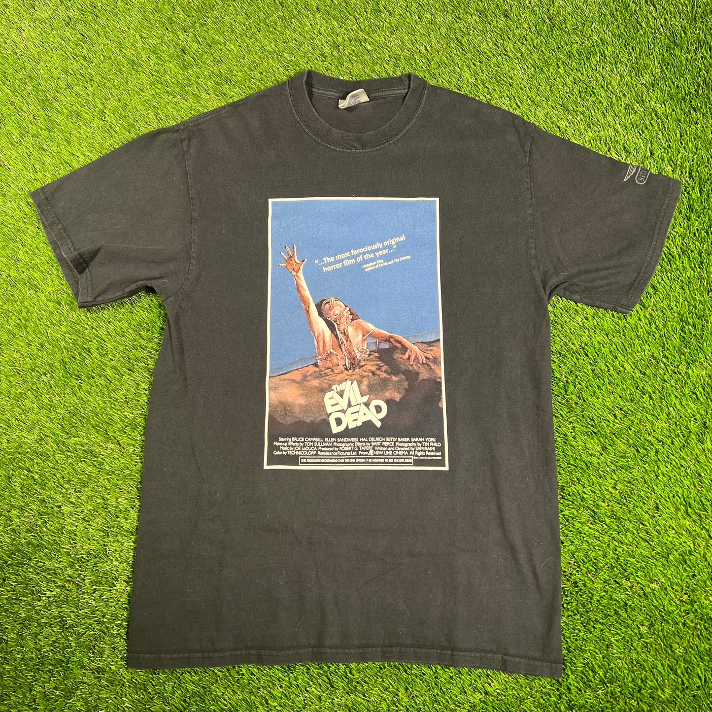 Y2K The Evil Dead Black Movie Poster Tee Size Medium USED v17916