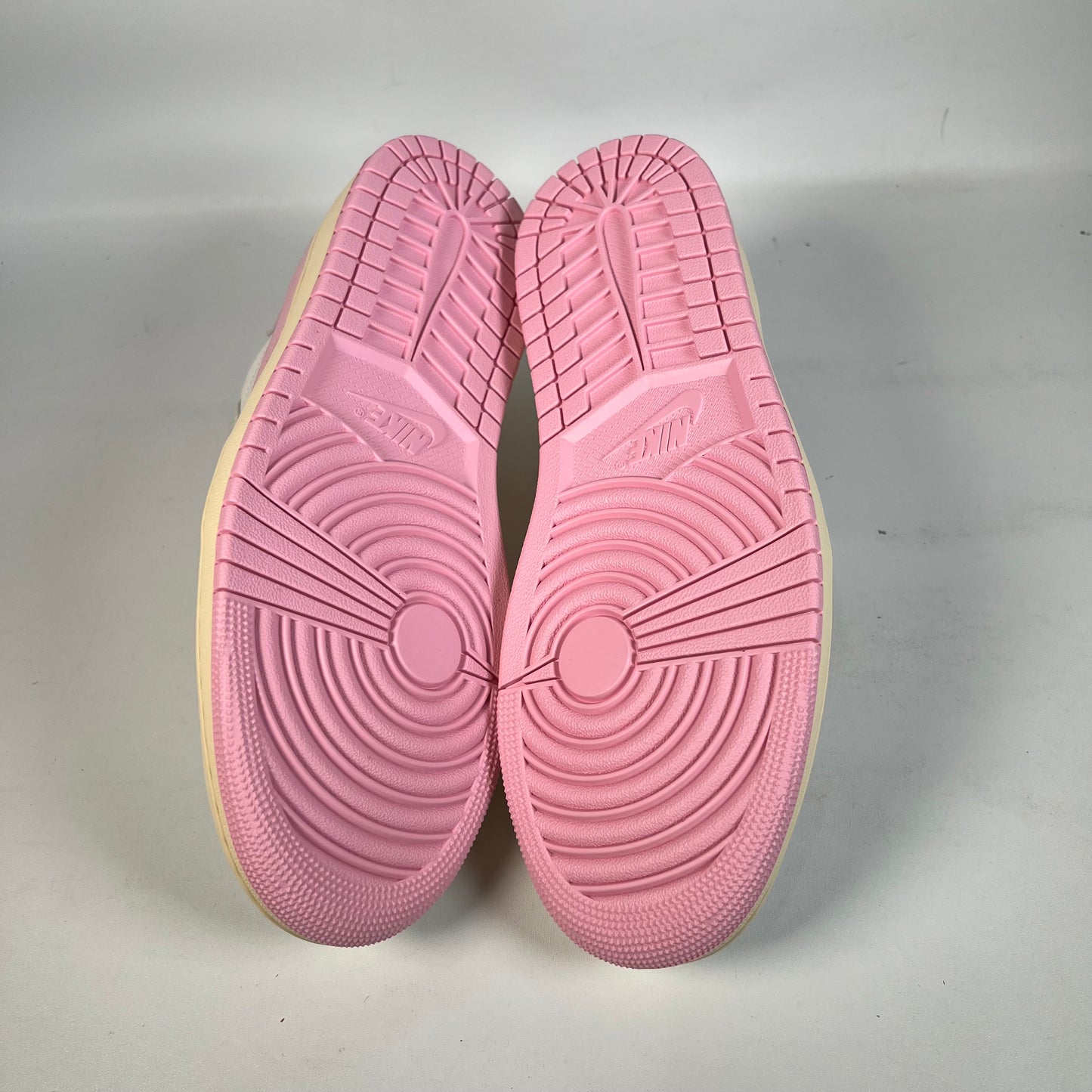 Jordan 1 Low Travis Scott Shy Pink (2026) Size 10 NEW s22438