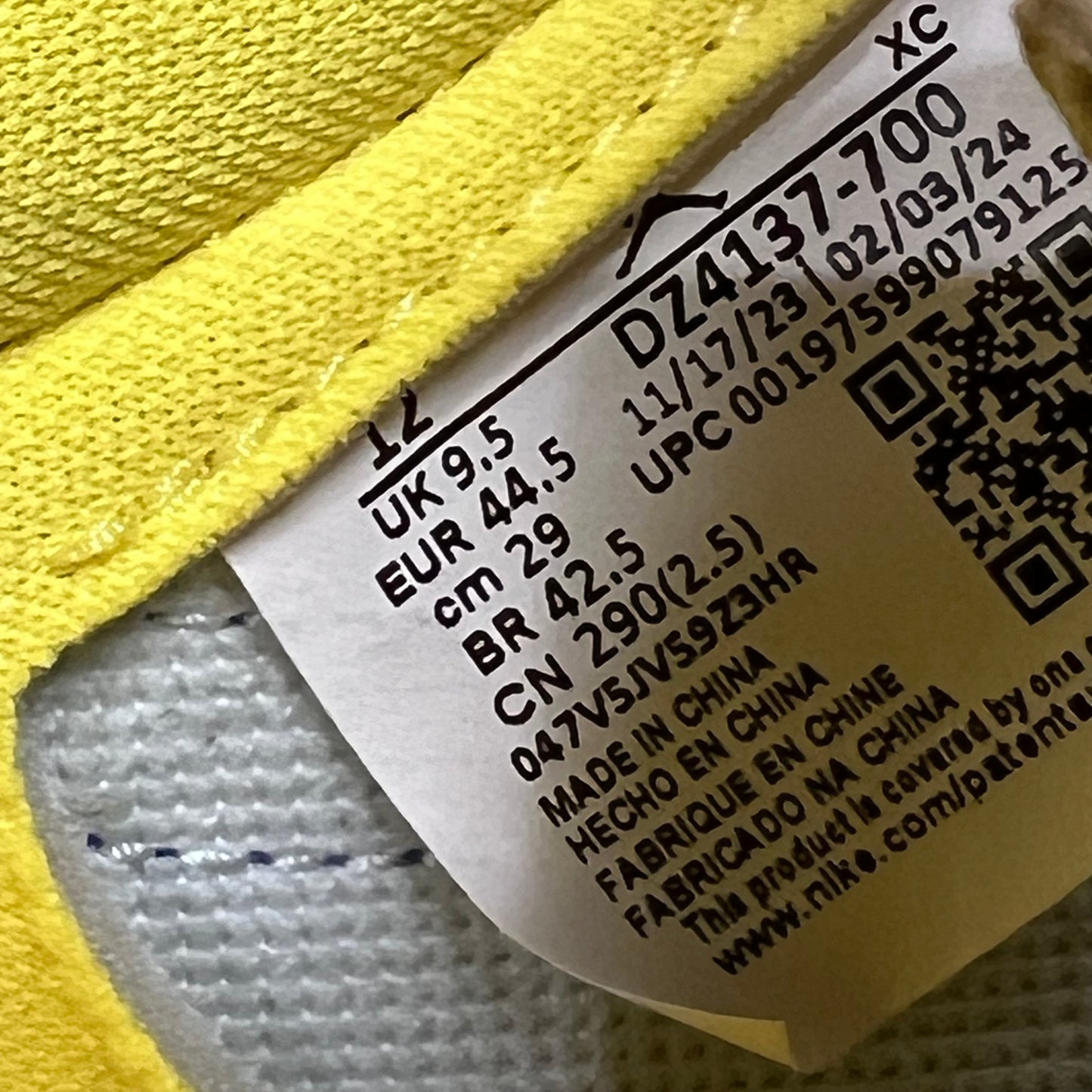 Jordan 1 Low Travis Scott Canary (2024) Size 10.5m / 12w NEW s21909