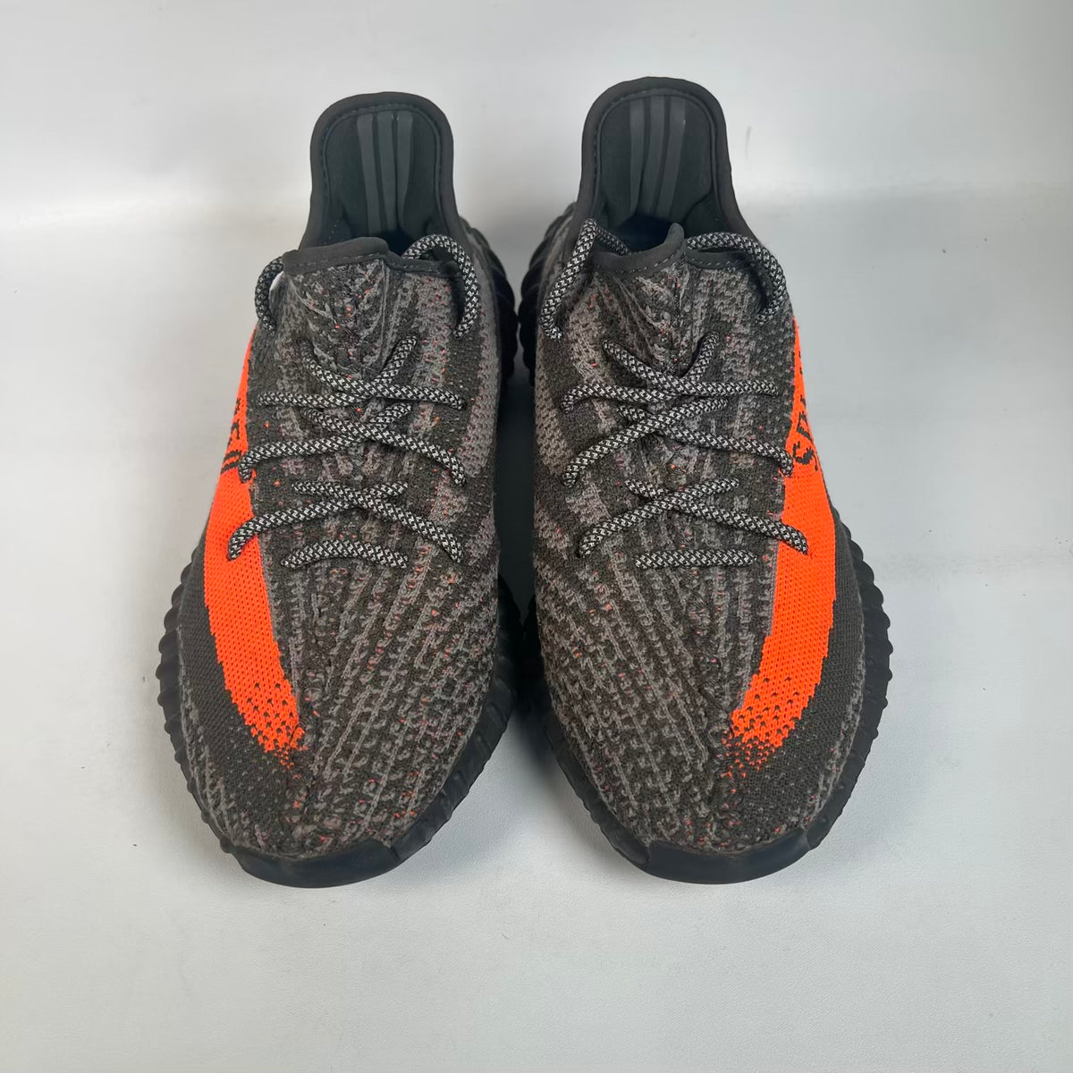 Yeezy 350 Carbon Beluga (2024) Size 8.5 USED s23245