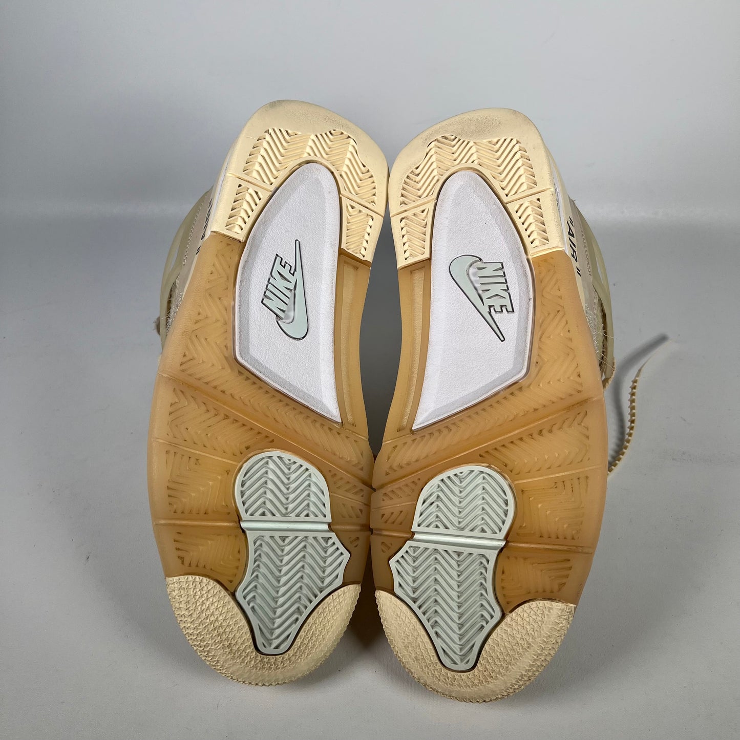 Jordan 4 Off White Sail Size 7.5m / 9w USED s15717