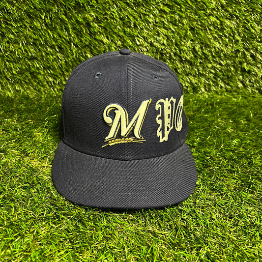 New Era Milwaukee Brewers Whie Logo Navy Blue Hat Size 7 1/2 USED v16007