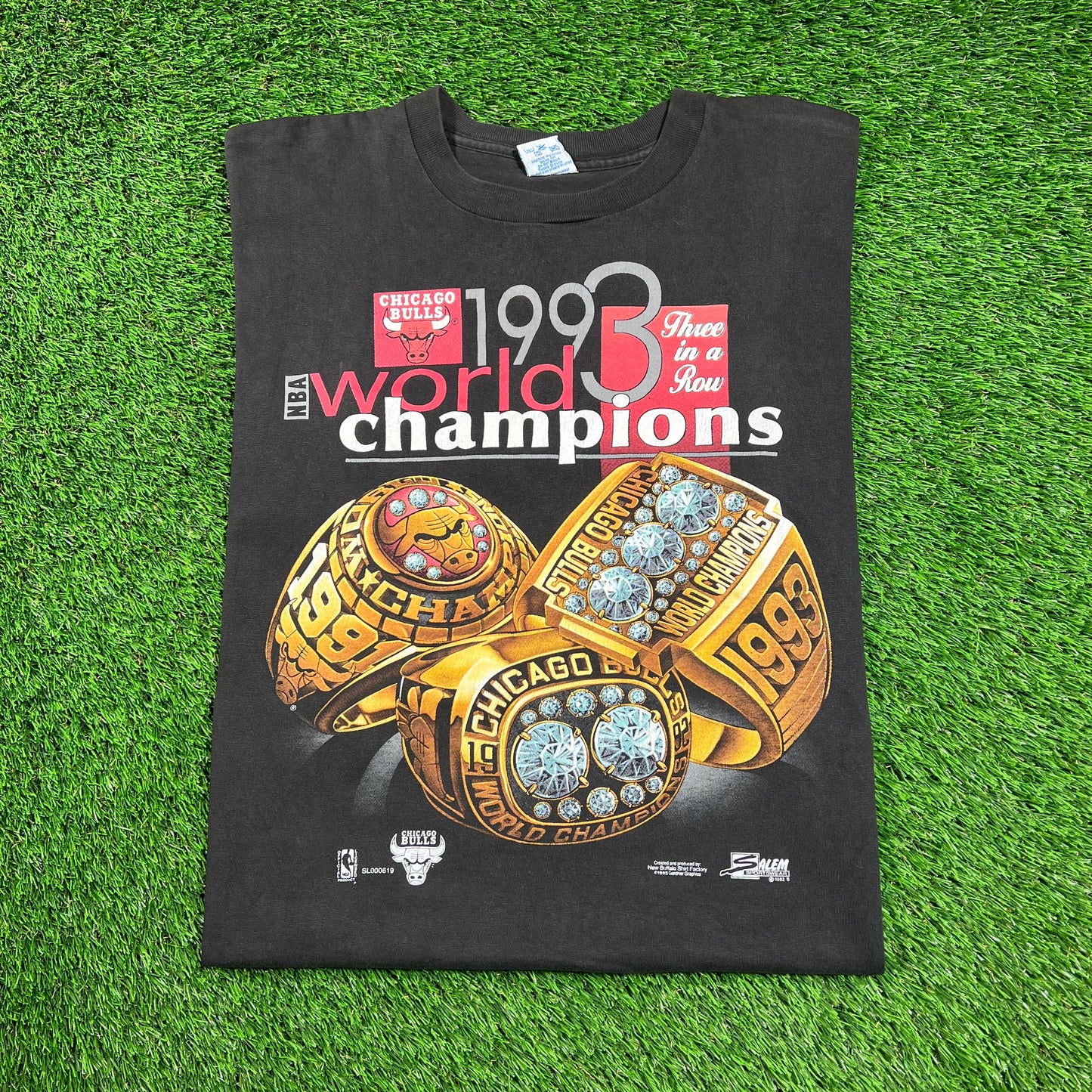 1993 Chicago Bulls Black World Champs Tee (DRYROT) Size Large USED v18388