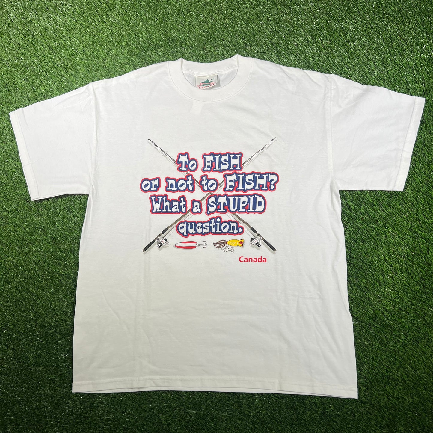 Y2K "To Fish or not to Fish" White Humor Tee Size Large NEW v17136