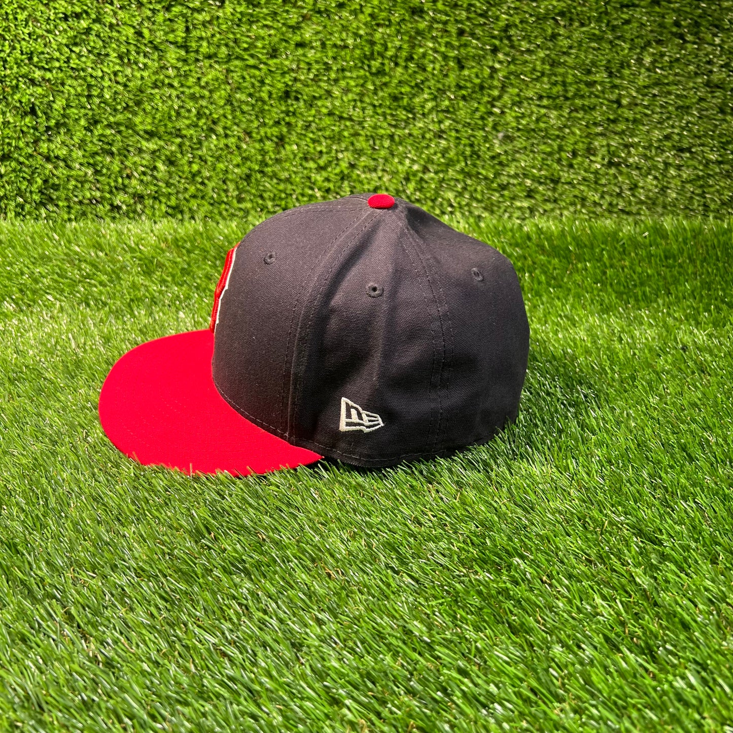 Eric Emanuel Boston Red Soxs New Era Fitted Size 7 1/8 USED x16873