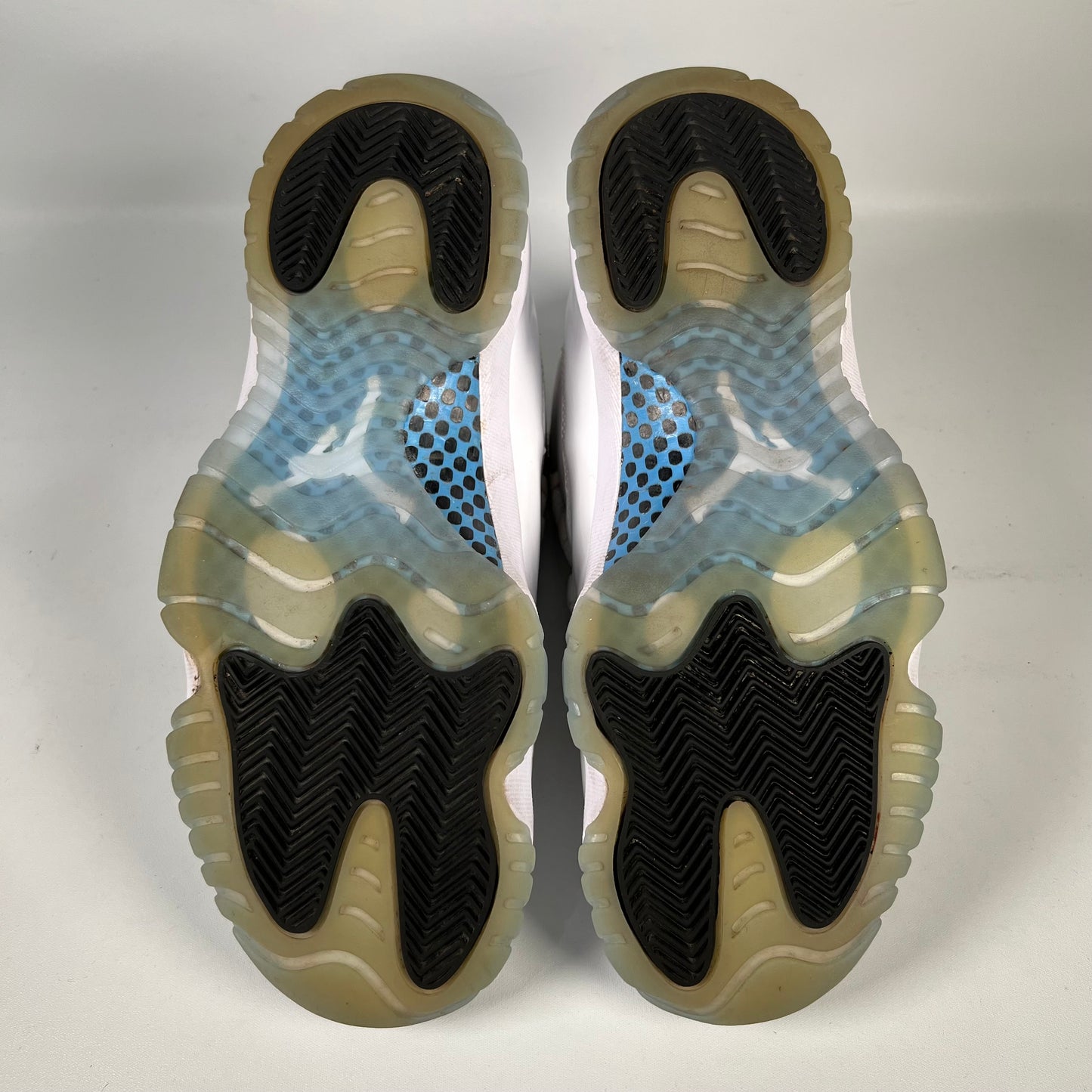 Jordan 11 Legend Blue (2024) Size 8.5 USED s20167