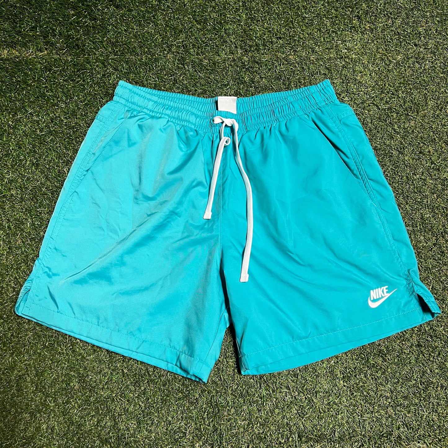 Nike Heavyweight Shorts Teal Size Medium USED v16449