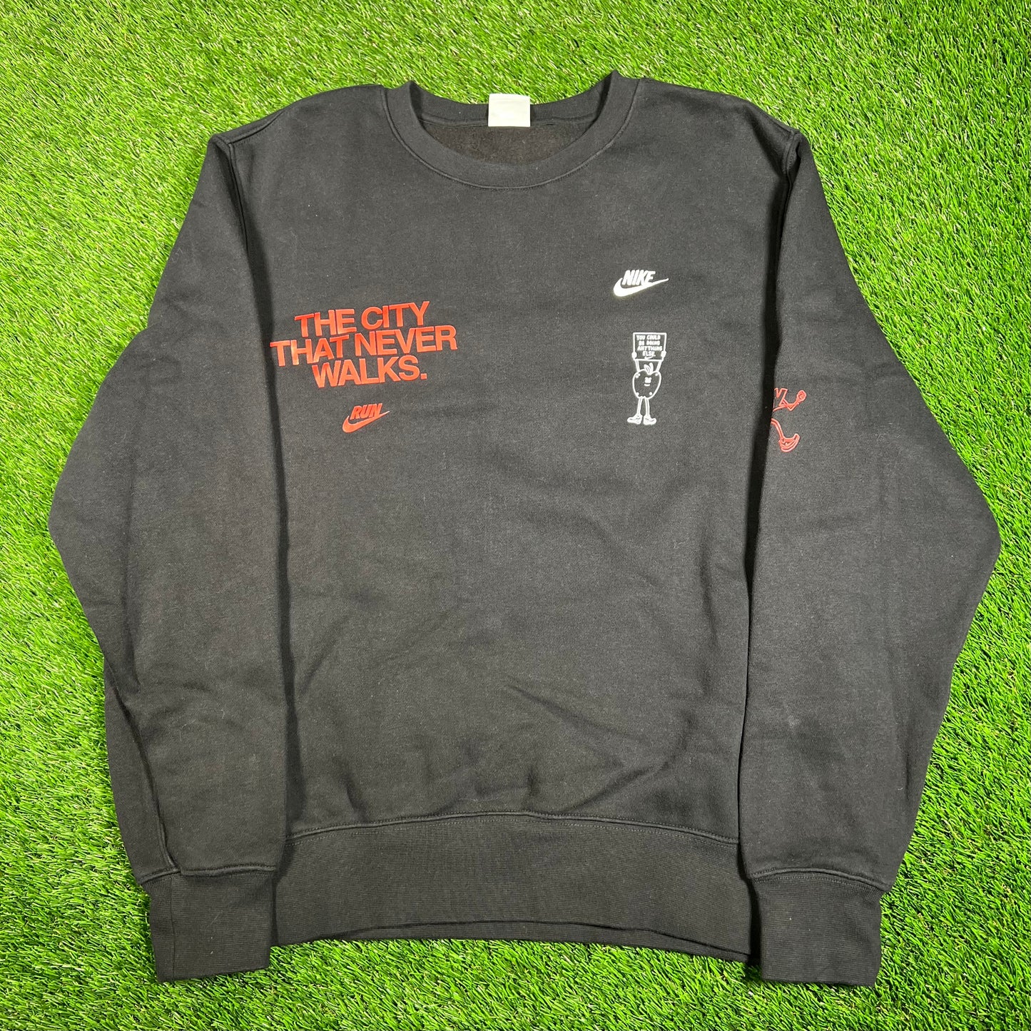 Nike "City That Never Walks" Black Crewneck Size Medium USED v17934