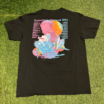 2023 Pink Summer Carnival Tour Black Tee Size Large USED v16471