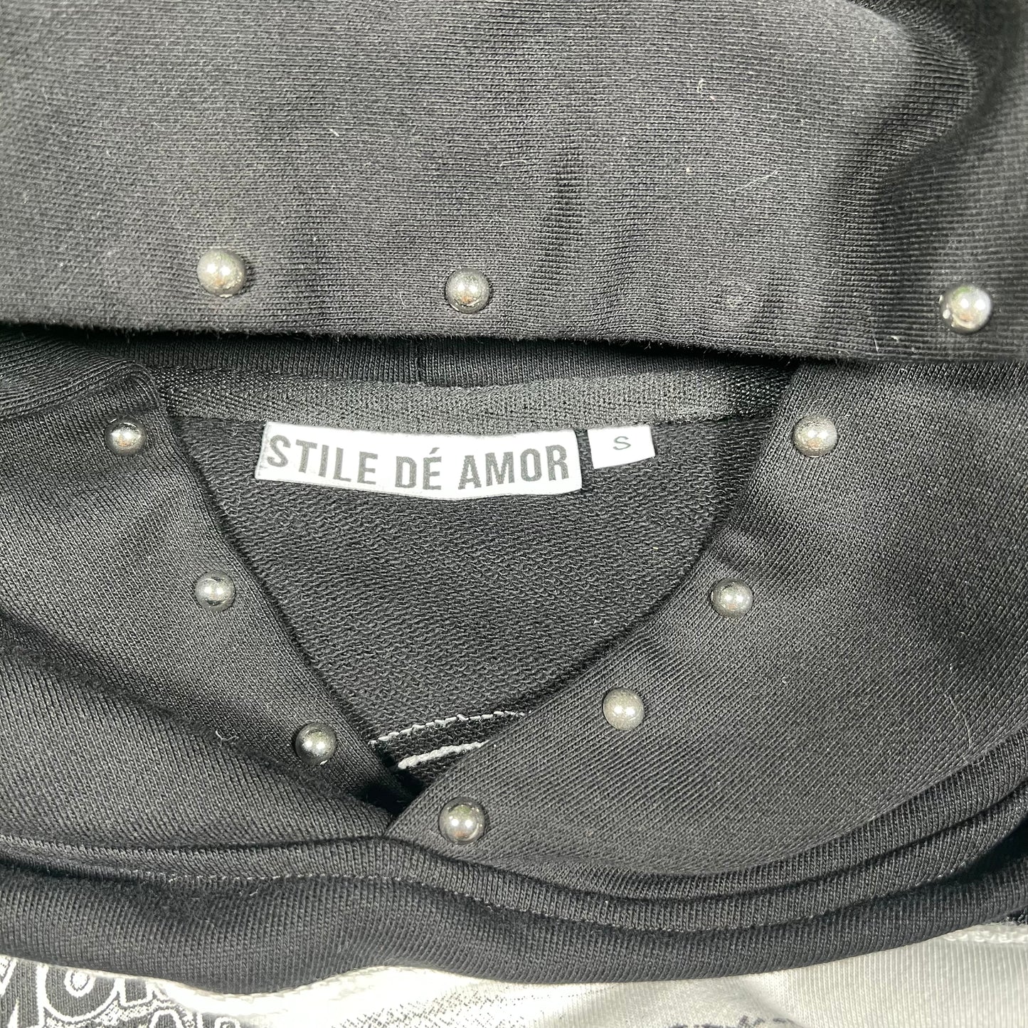 Stile De Amor Virgil Black Hoodie Size Small USED x14835
