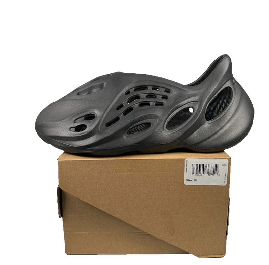 Yeezy Foam Runner Onyx (2024) Size 10 NEW s18842