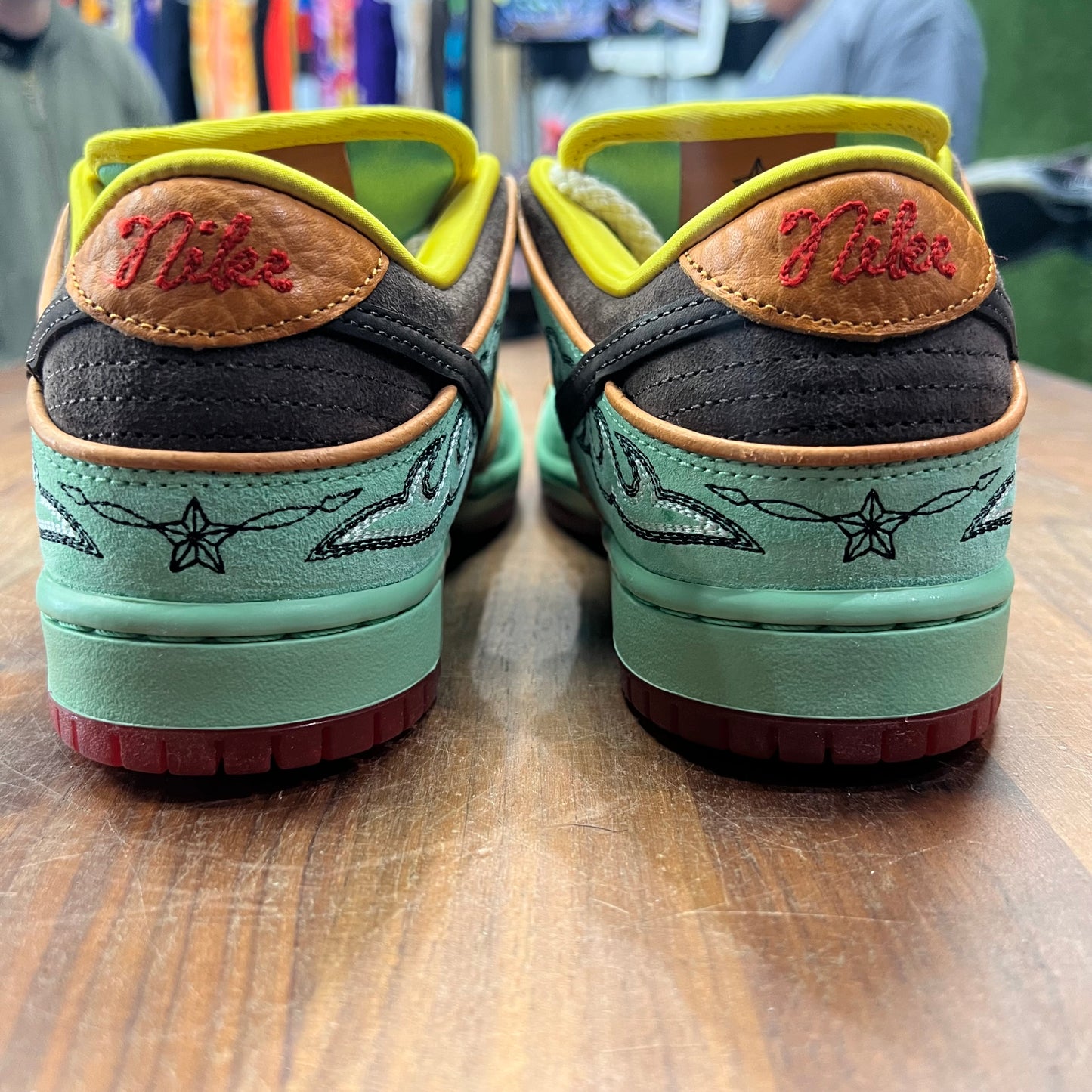 Nike SB Dunk Low Rodeo Tourmaline Size 6.5 NEW s16600