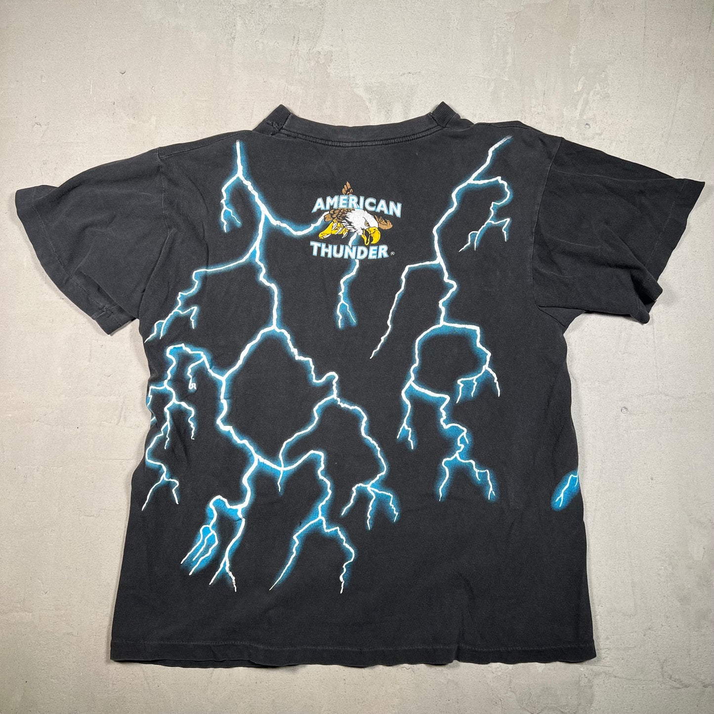 1990s American Thunder Native American AOP Black Tee Size Large USED v17917