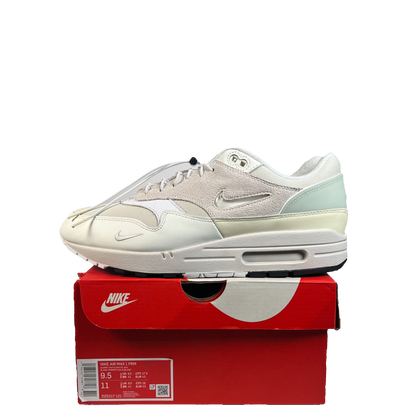 Nike Air Max 1 Hangul Day (2022) Size 9.5 USED s21926