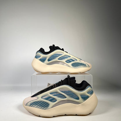 Yeezy 700 V3 Kyanite Size 7 NEW S17139