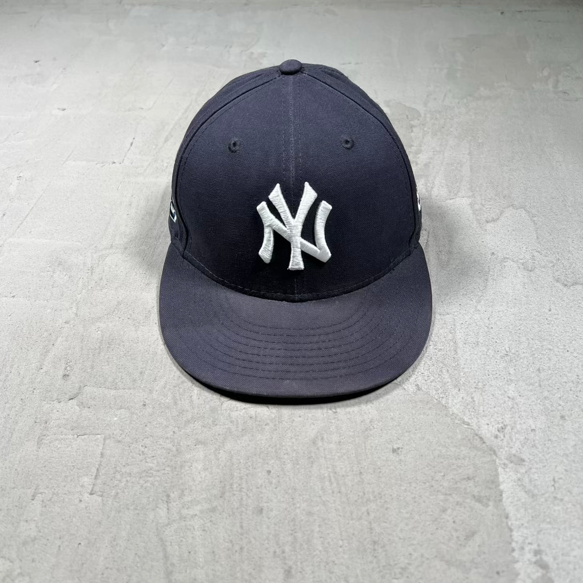 Eric Emanuel Yankee Dark Navy Fitted Hat Size 7 1/8 USED x18603