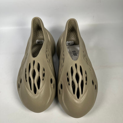 Yeezy Roam Runner Stone Salt Size 9 NEW s16117