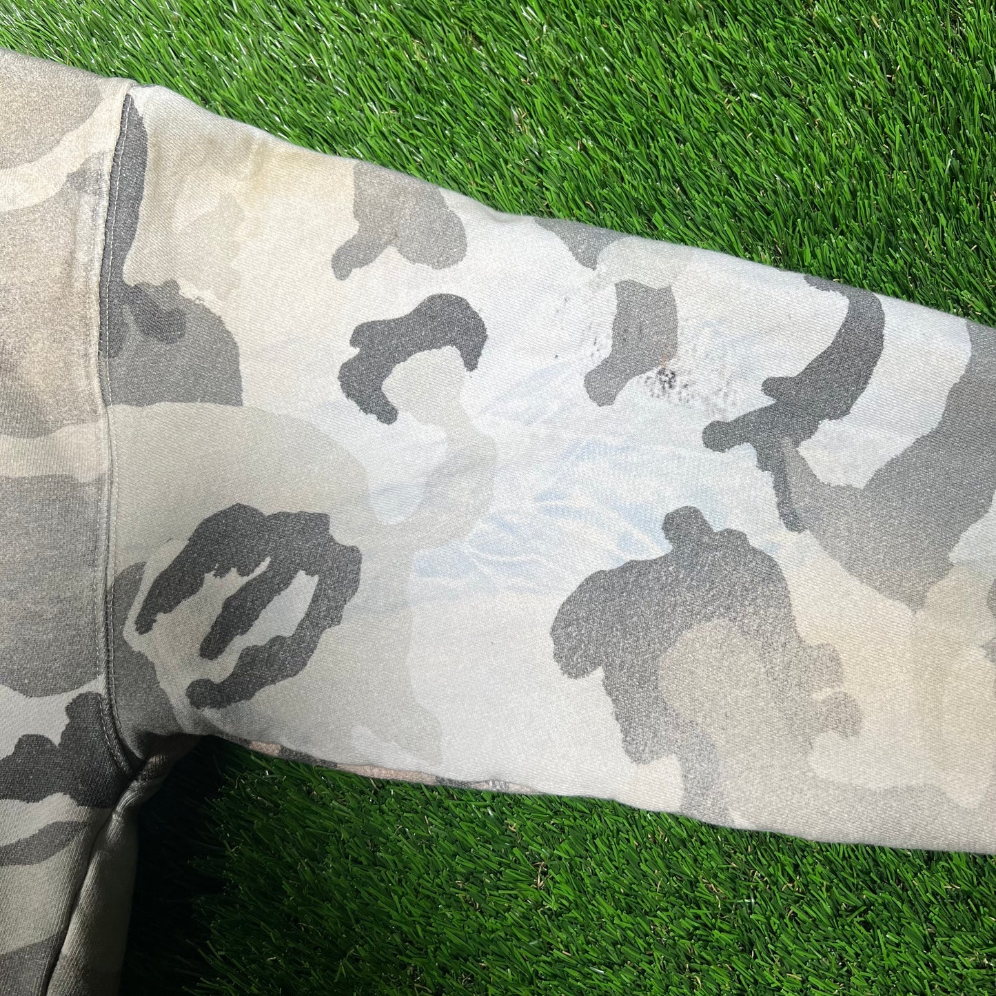 Vale Winter Camo Cheetah Print Zip Up Hoodie Size Small USED x15887