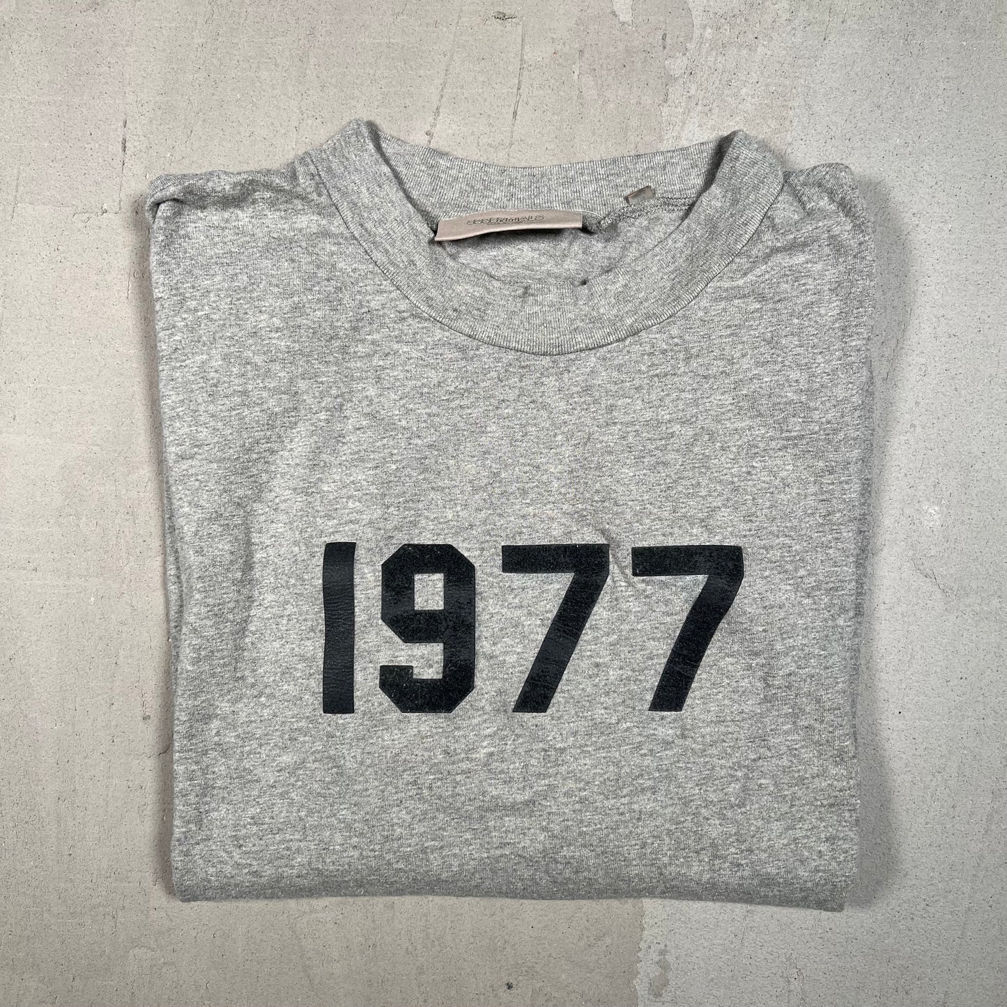 Essentials Fear Of God Grey 1977 Tee Size Medium USED x17413