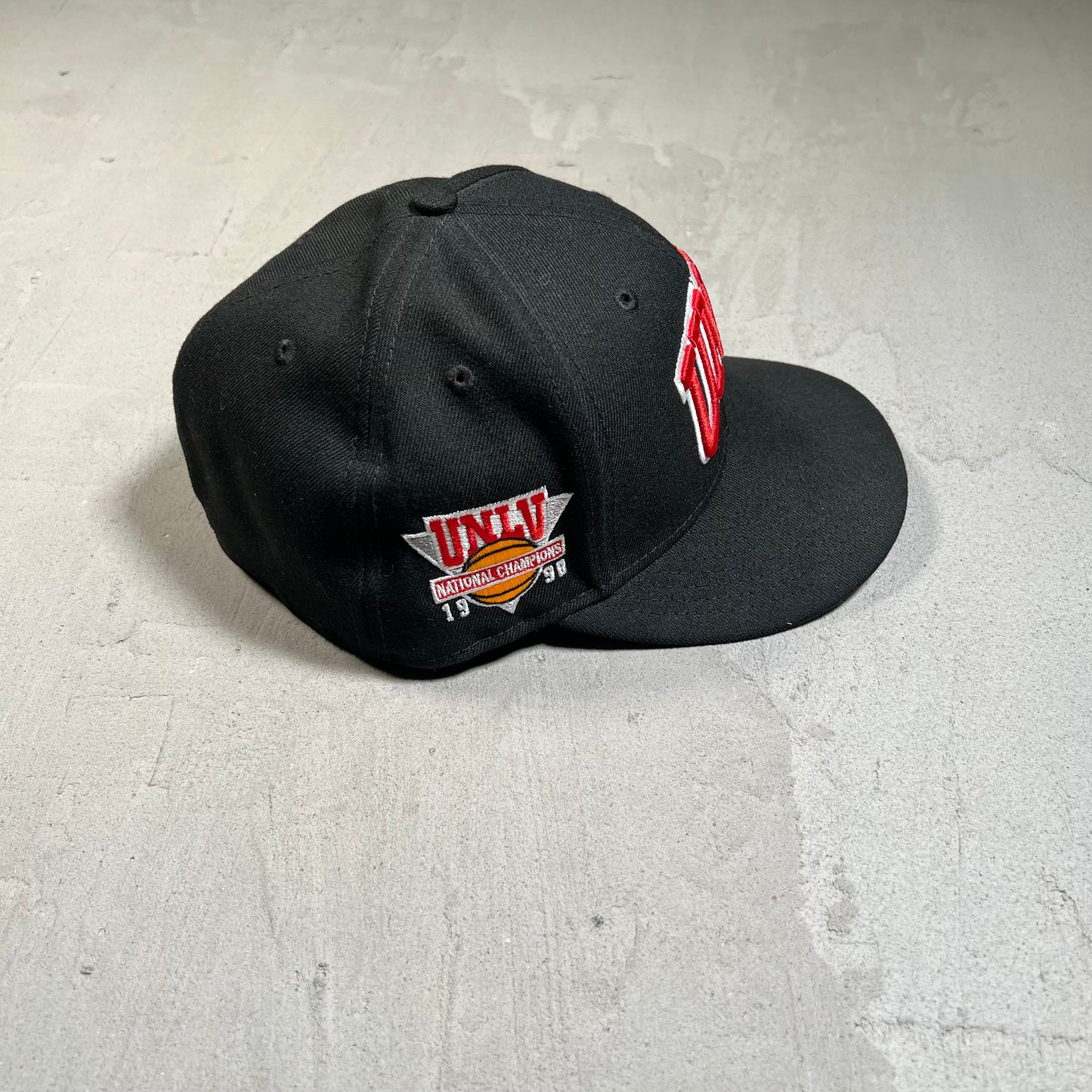 New Era UNLV National Champs 1990 Black Fitted Size 7.5 USED v19605