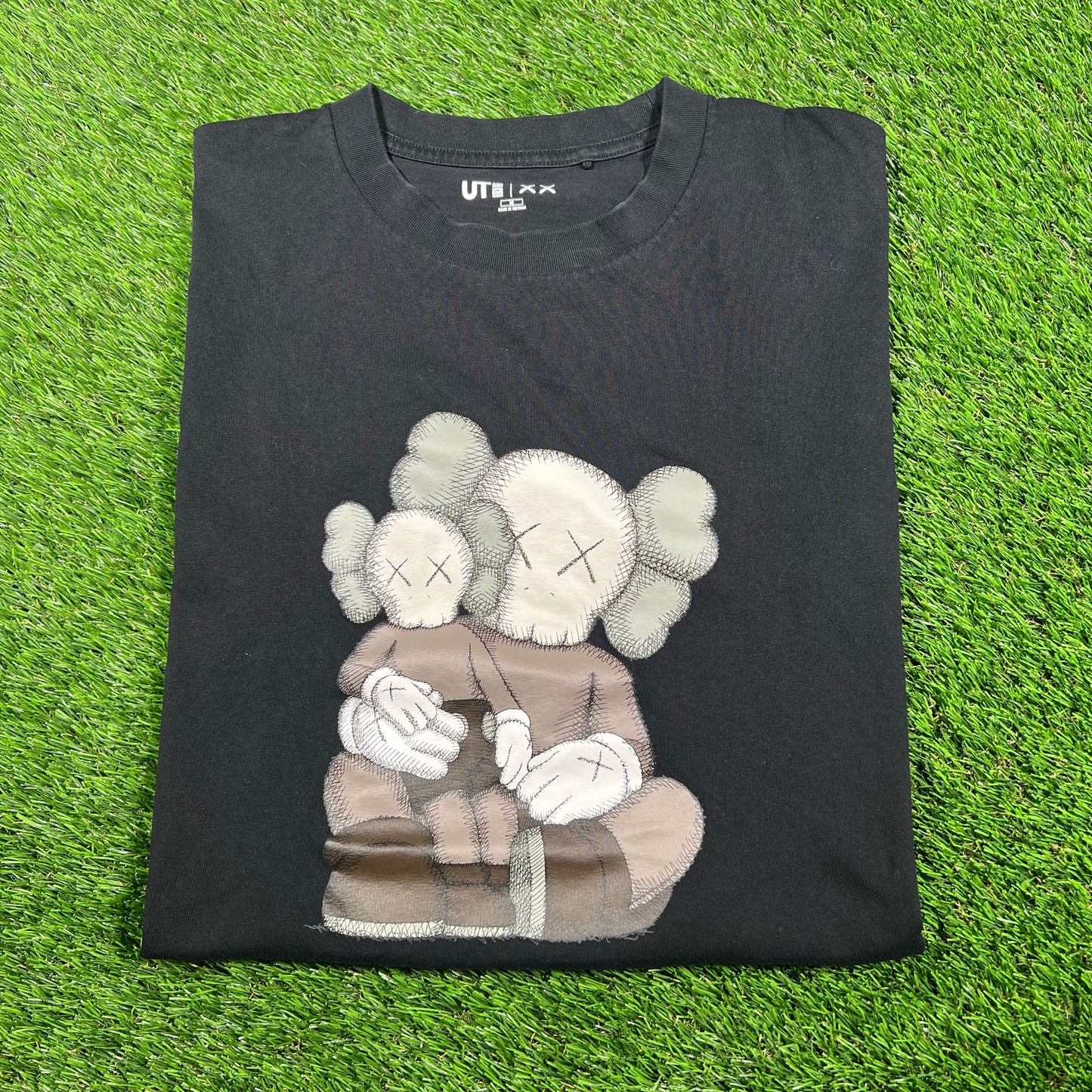 Kaws Uniqlo Grey Figure Black Tee Size Medium USED x14797