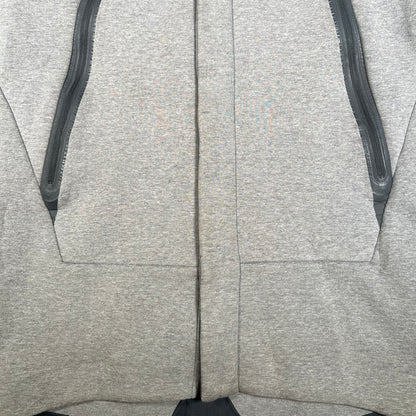 Nike Tech Thick Grey Zip Up Hoodie Size Medium USED v17910