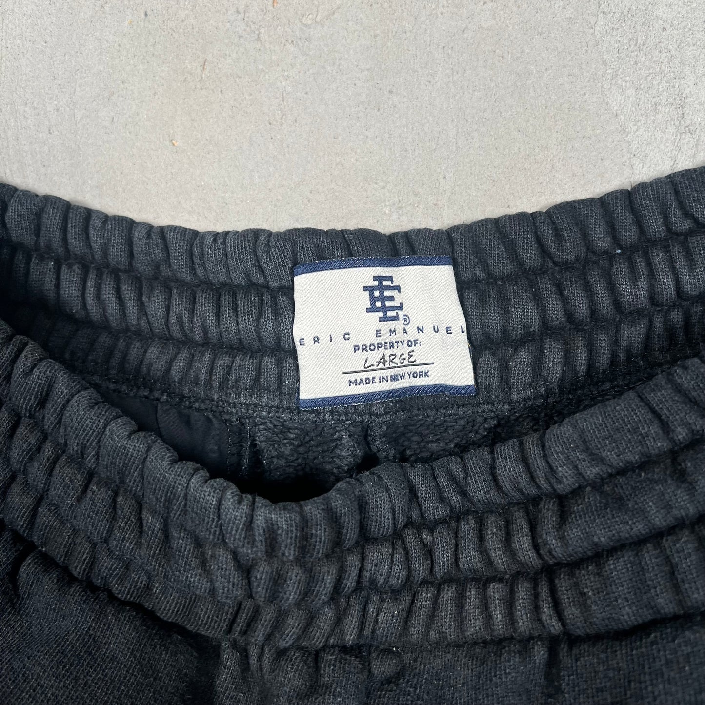 Eric Emanuel Black on Black Logo Sweatpants Size Large USED x17380