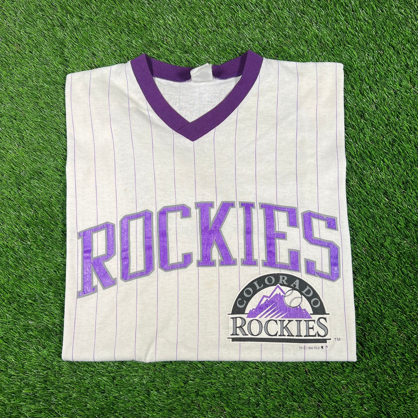 1993 Colorado Rockies Pinstripe White Tee Size Large USED v18120