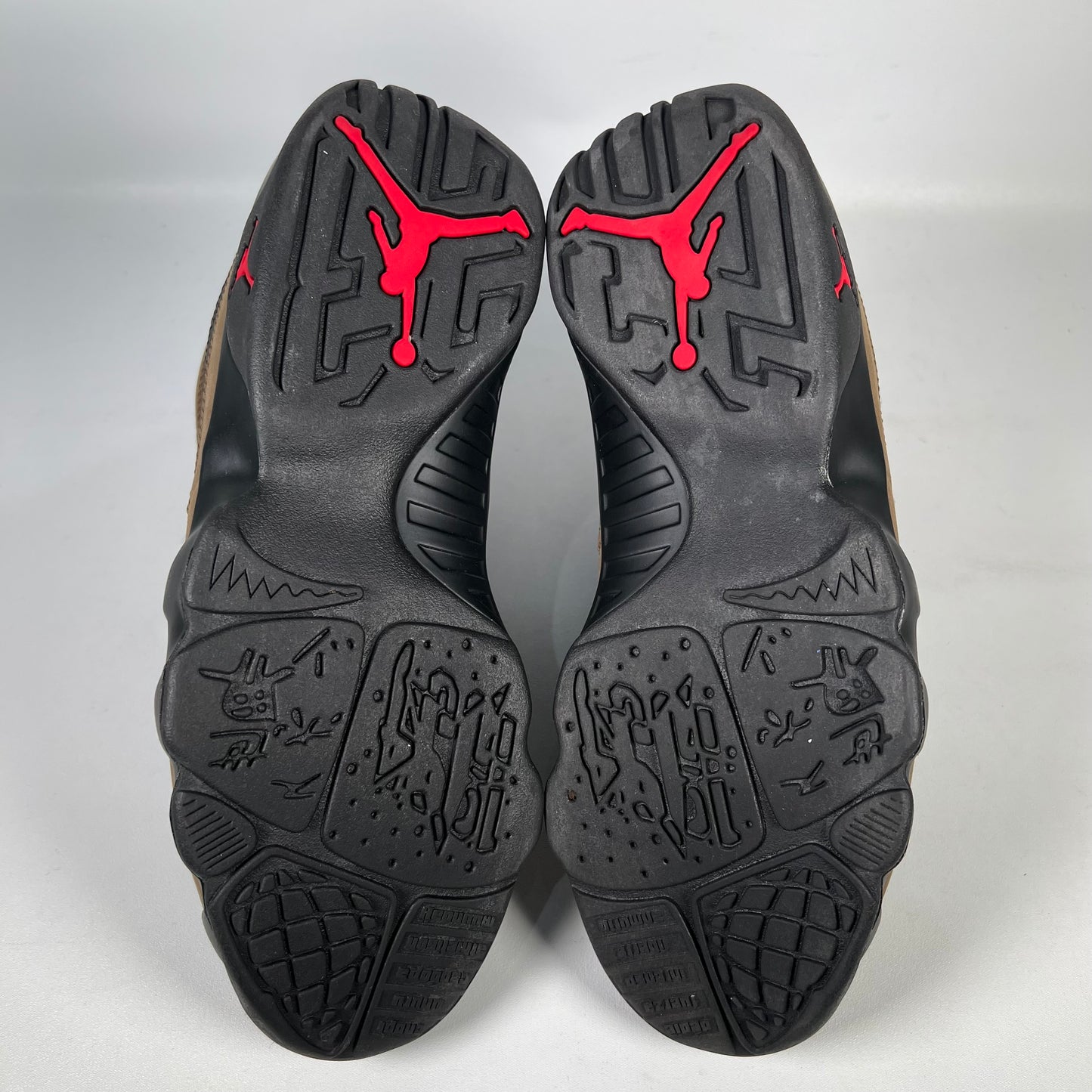 Jordan 9 Olive (2024) Size 9.5 USED s20187