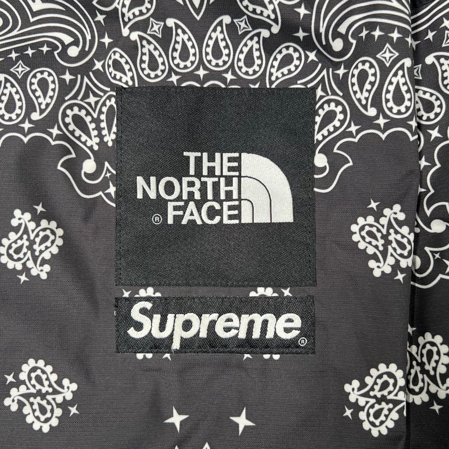 Supreme North Face Black Bandana Mountain Jacket (2014) Size Large USED x15382