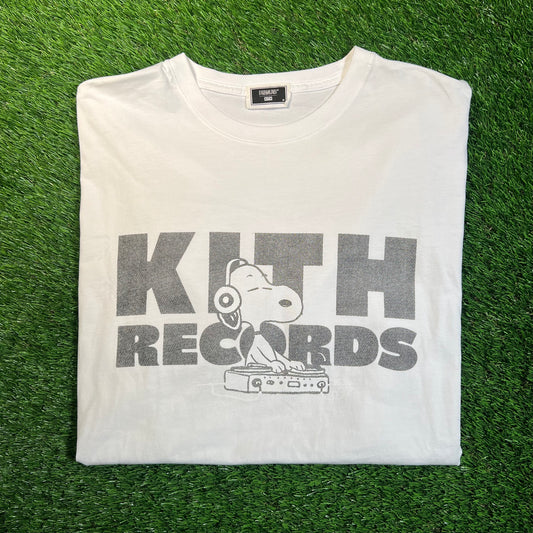 Kith Records White Snoopy Tee Size Medium USED x16977
