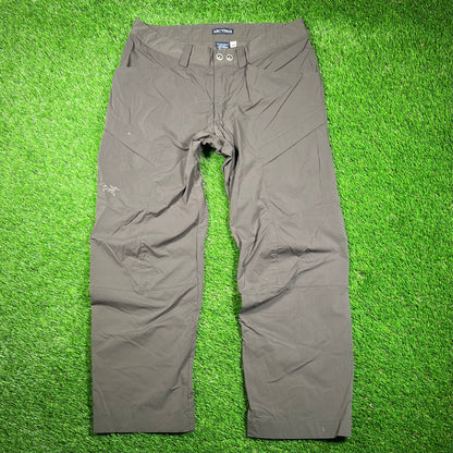 Arc'teryx Lightweight Olive Green Pants Size 34 USED x16789