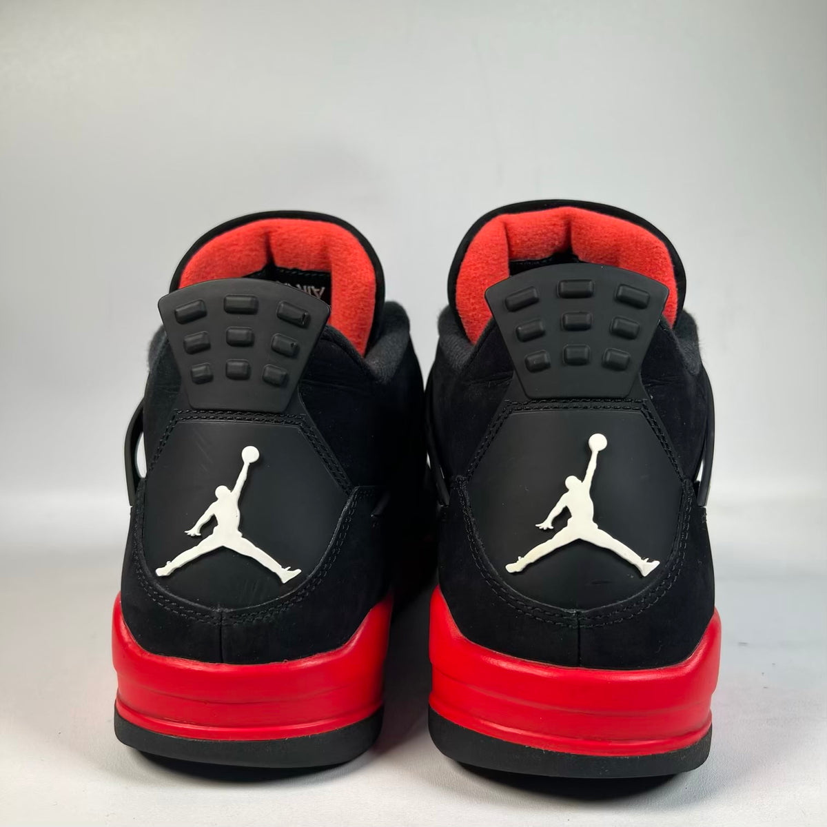 Jordan 4 Red Thunder (2022) Size 10 USED s23558